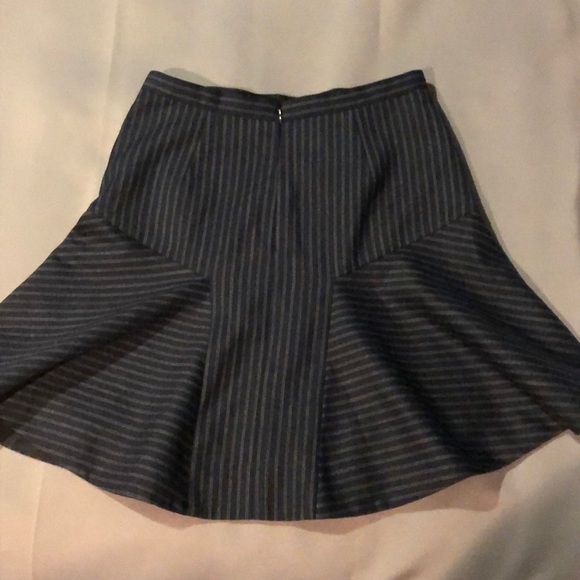 COPY - Cute and unique JCrew swing skirt - Picture 2 of 6